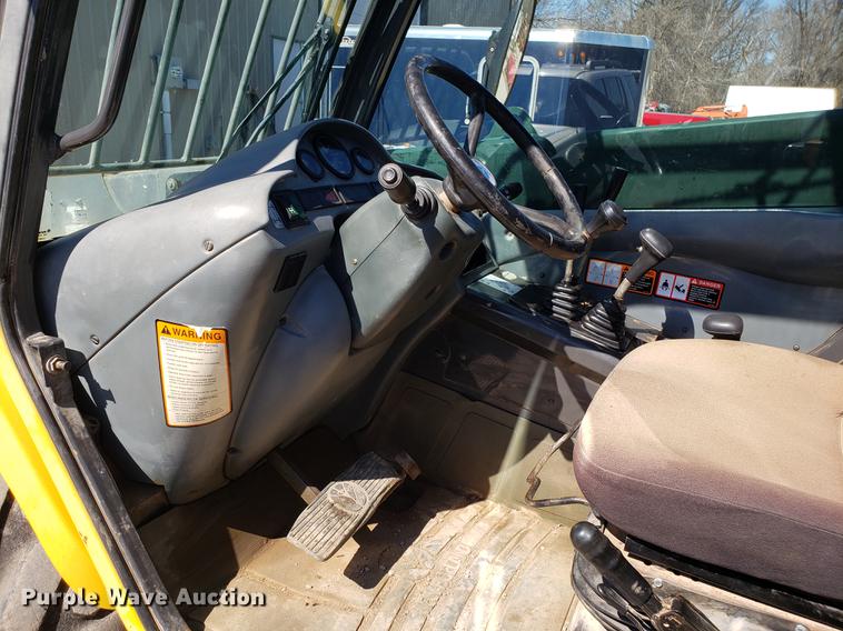 image for item DF3336 New Holland LM430 telehandler