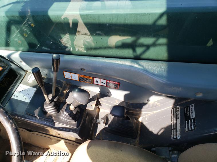 image for item DF3336 New Holland LM430 telehandler