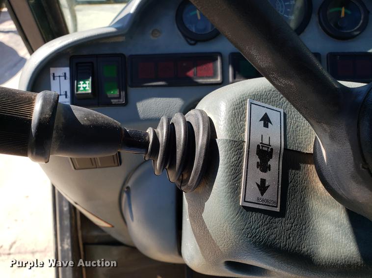 image for item DF3336 New Holland LM430 telehandler