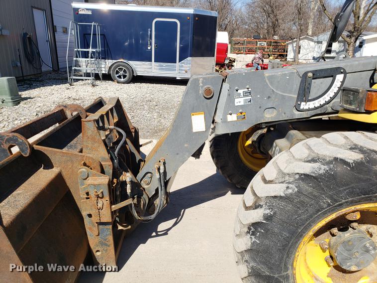 image for item DF3336 New Holland LM430 telehandler
