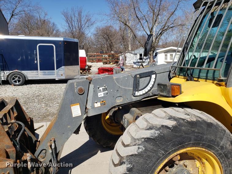 image for item DF3336 New Holland LM430 telehandler