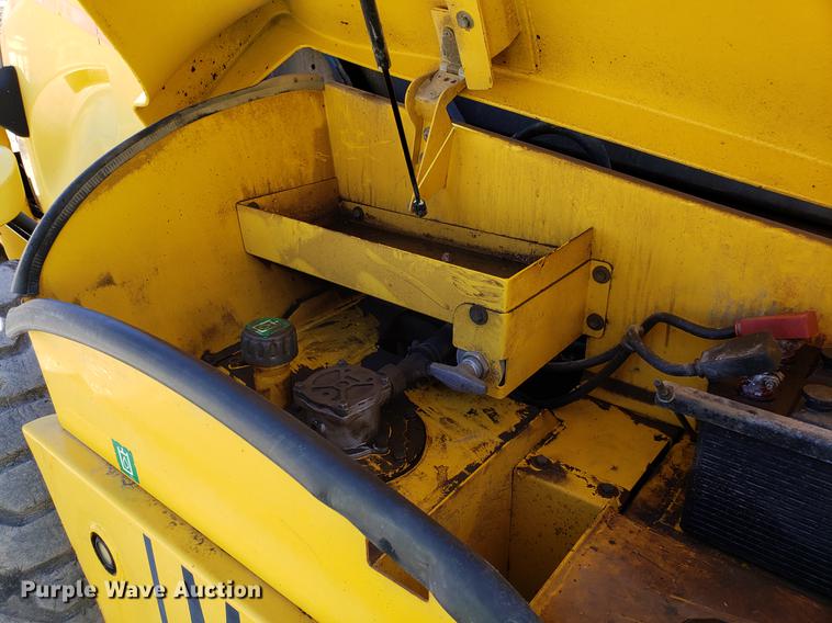 image for item DF3336 New Holland LM430 telehandler