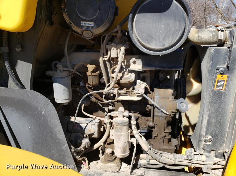 image for item DF3336 New Holland LM430 telehandler