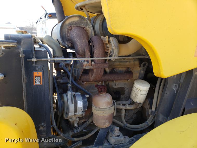 image for item DF3336 New Holland LM430 telehandler