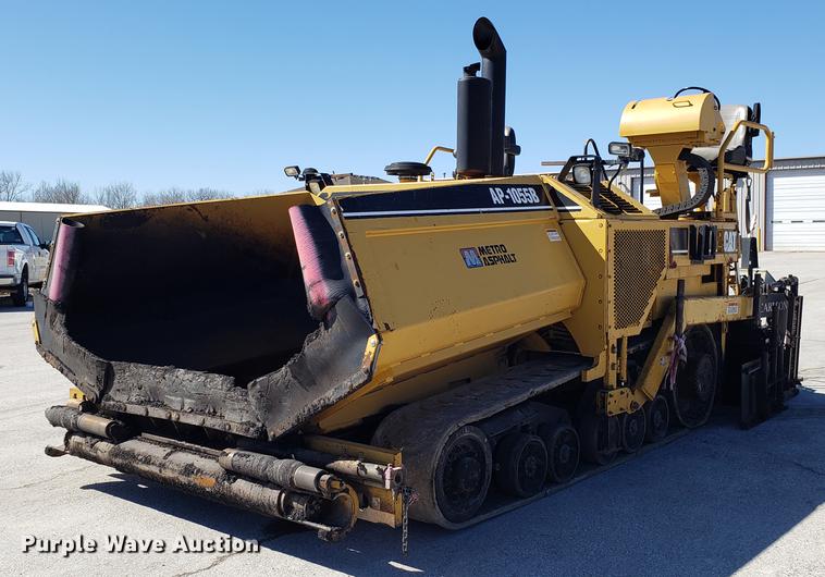 image for item DF3360 2002 Caterpillar AP-1055B paver