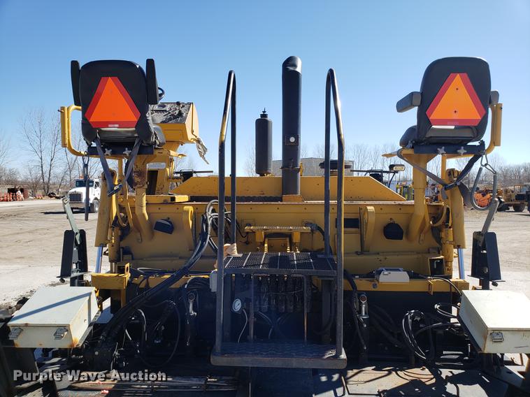 image for item DF3360 2002 Caterpillar AP-1055B paver