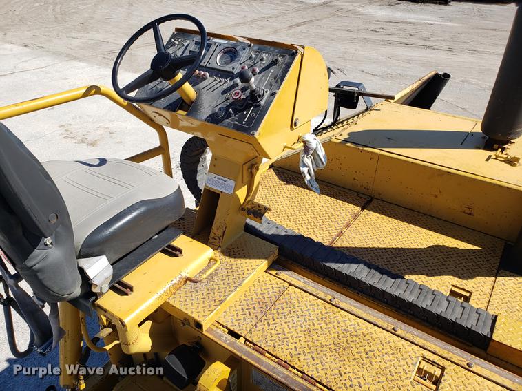 image for item DF3360 2002 Caterpillar AP-1055B paver