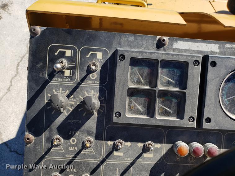 image for item DF3360 2002 Caterpillar AP-1055B paver