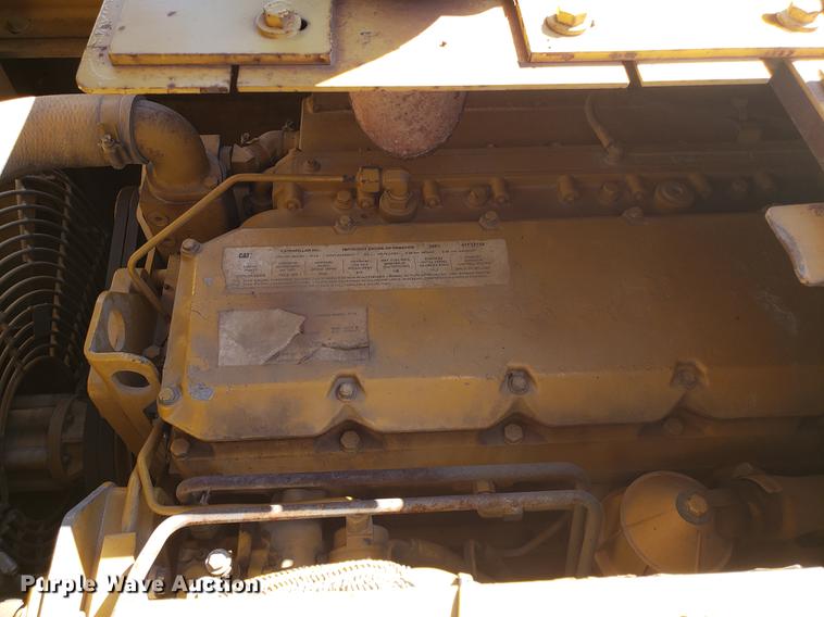 image for item DF3360 2002 Caterpillar AP-1055B paver