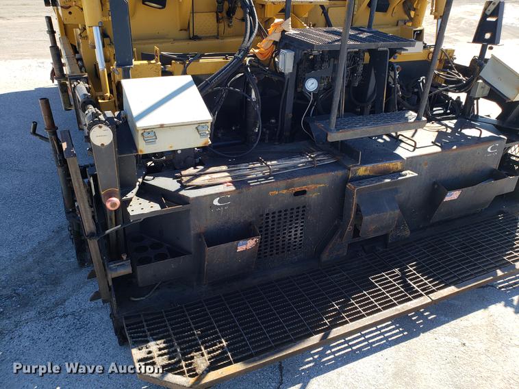image for item DF3360 2002 Caterpillar AP-1055B paver