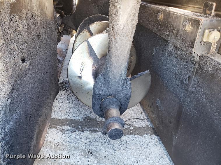 image for item DF3360 2002 Caterpillar AP-1055B paver