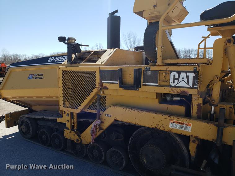 image for item DF3360 2002 Caterpillar AP-1055B paver