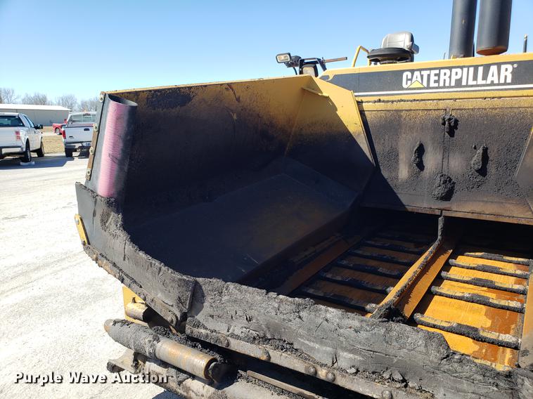 image for item DF3360 2002 Caterpillar AP-1055B paver
