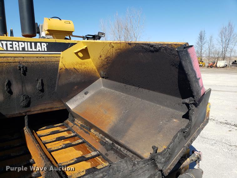 image for item DF3360 2002 Caterpillar AP-1055B paver
