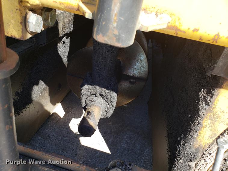 image for item DF3360 2002 Caterpillar AP-1055B paver