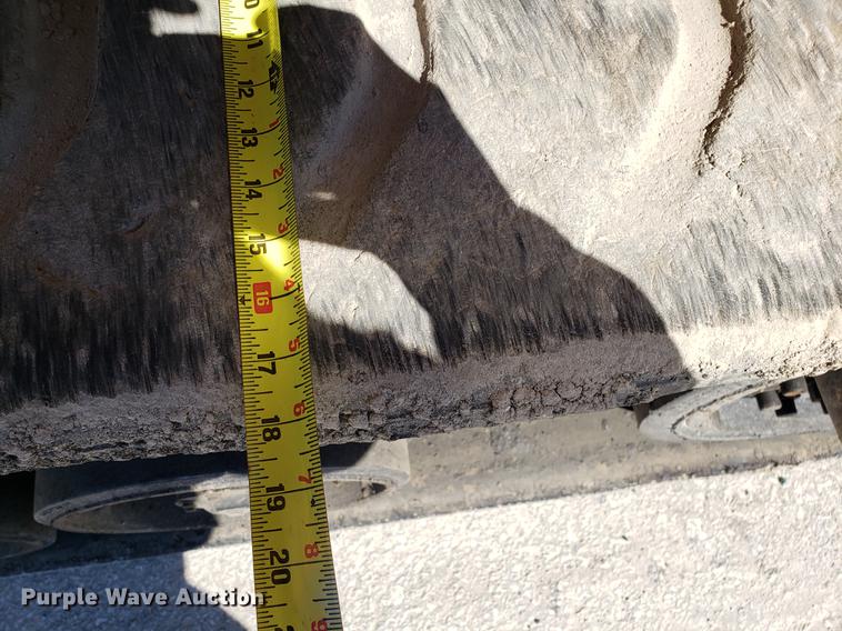 image for item DF3360 2002 Caterpillar AP-1055B paver