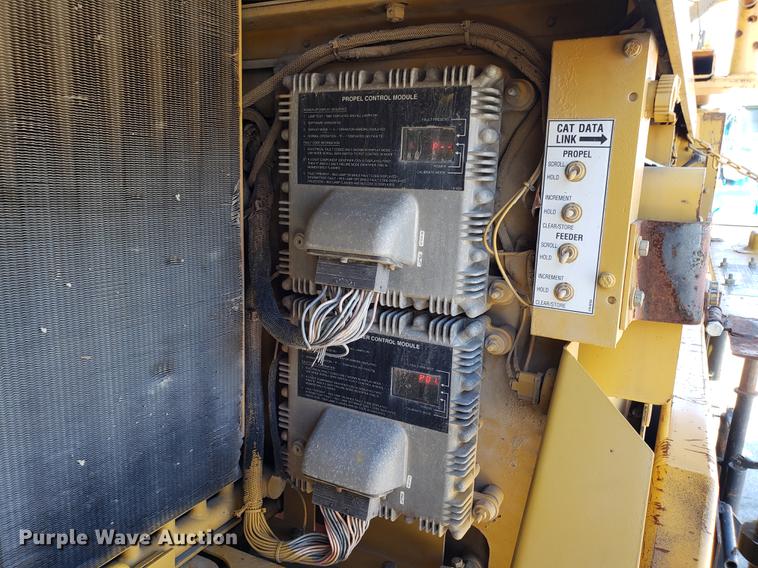 image for item DF3360 2002 Caterpillar AP-1055B paver