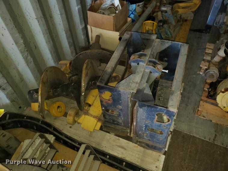 image for item DF3360 2002 Caterpillar AP-1055B paver