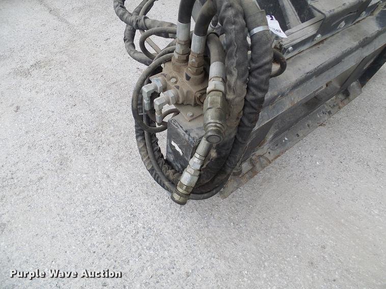 image for item DF7142 2012 Coneqtec Universal FS7220 rock saw