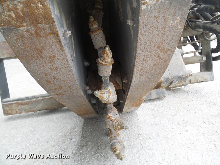 image for item DF7142 2012 Coneqtec Universal FS7220 rock saw