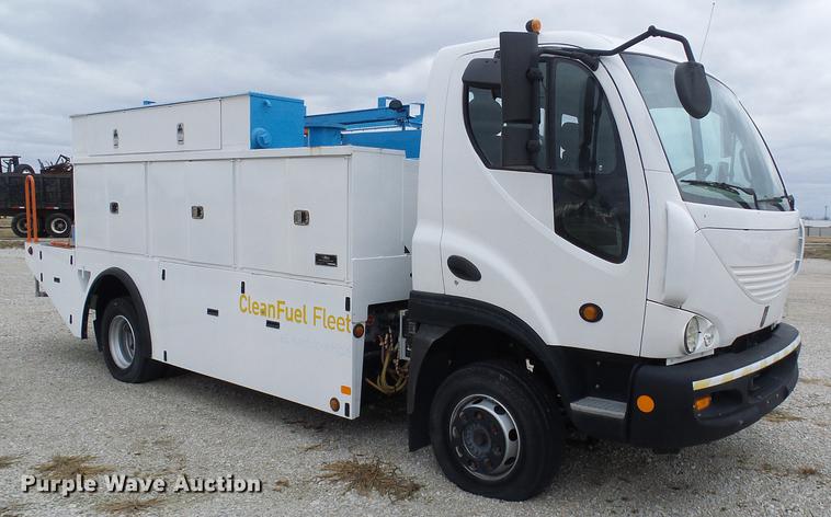 image for item DF7152 2010 Smith utility bed truck