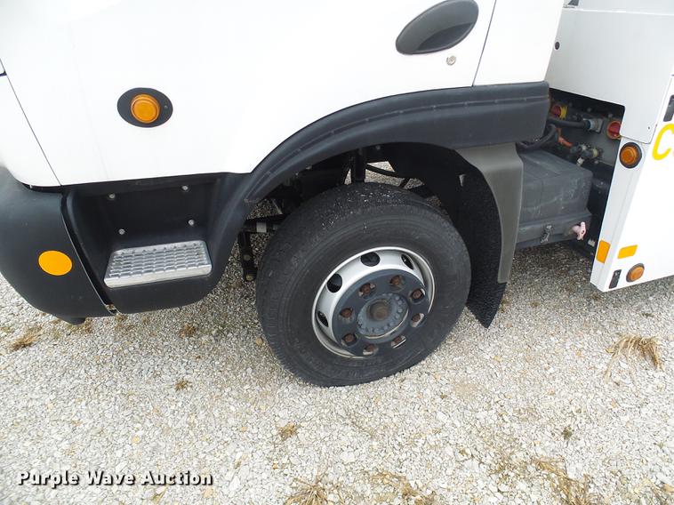 image for item DF7152 2010 Smith utility bed truck