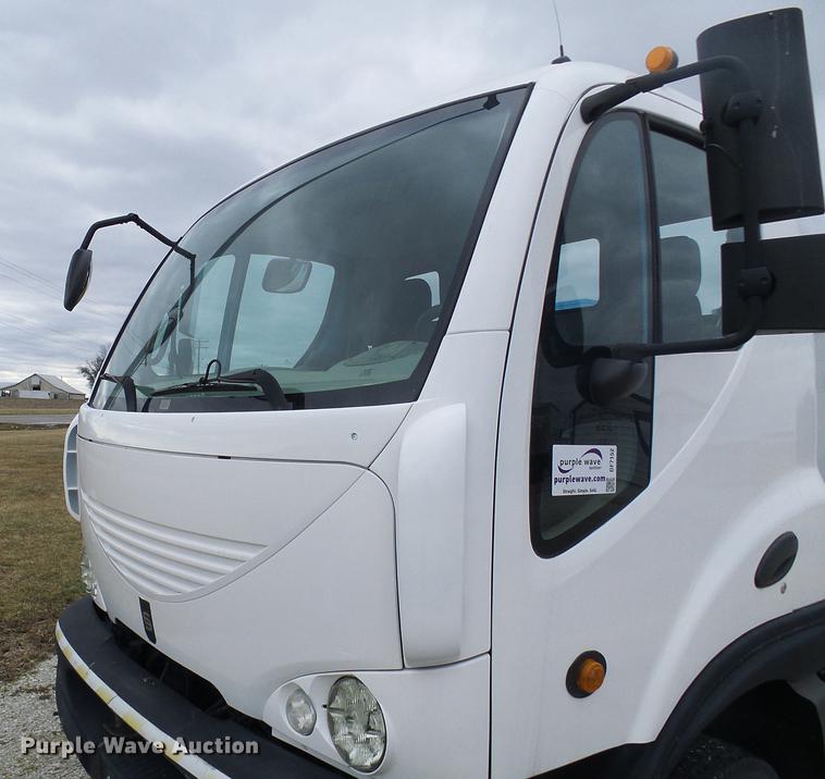 image for item DF7152 2010 Smith utility bed truck