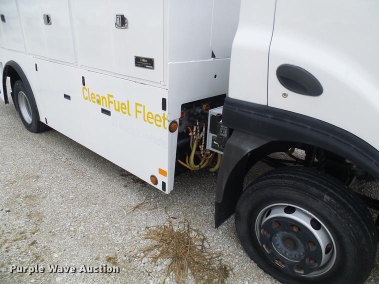 image for item DF7152 2010 Smith utility bed truck