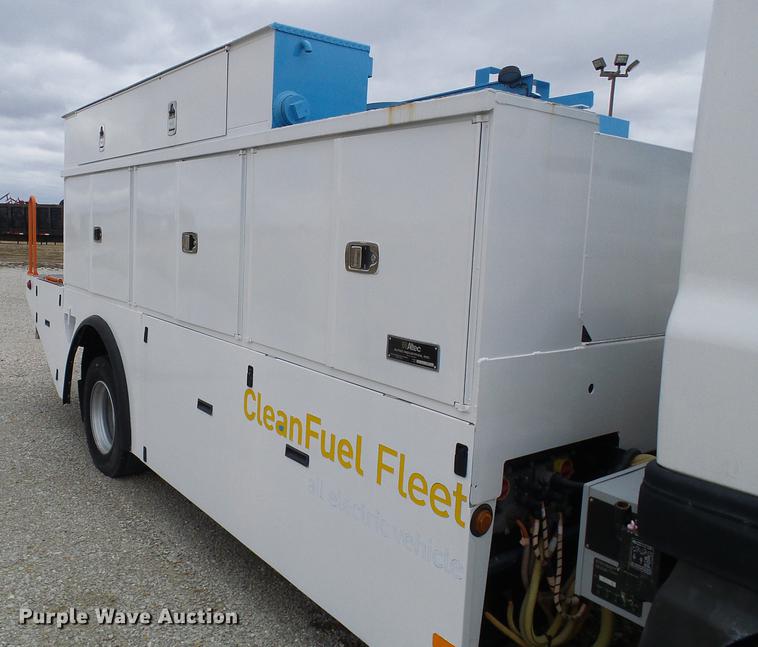 image for item DF7152 2010 Smith utility bed truck