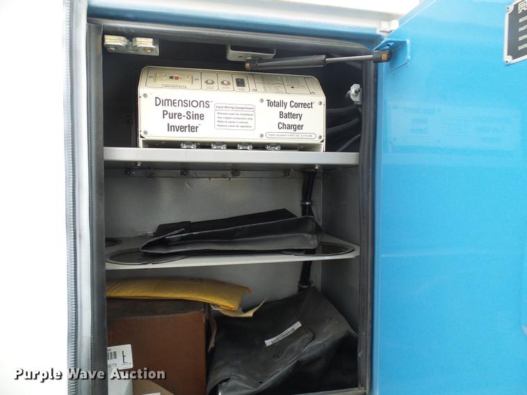 image for item DF7152 2010 Smith utility bed truck