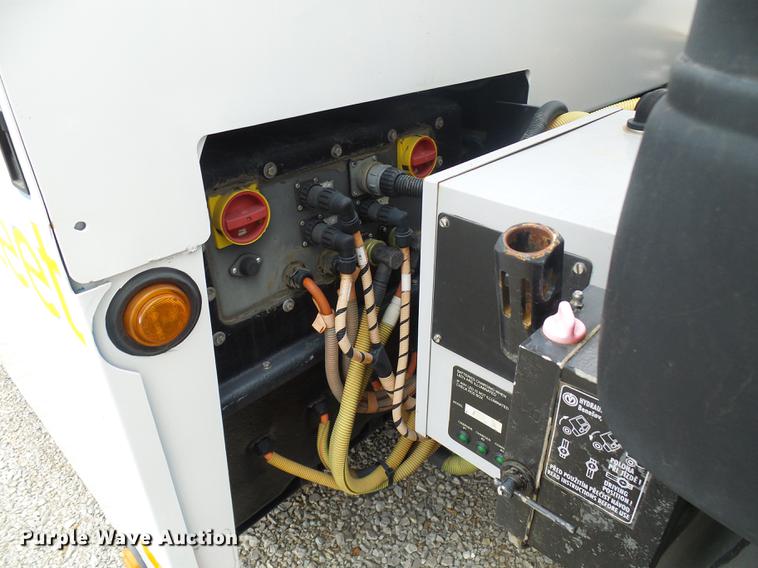 image for item DF7152 2010 Smith utility bed truck