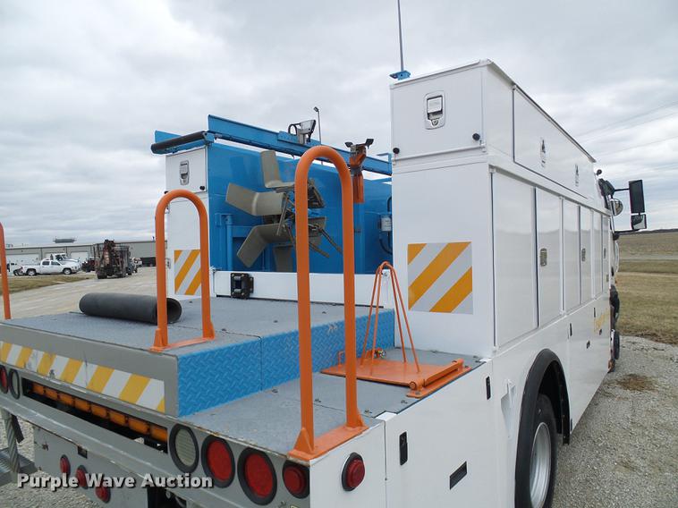 image for item DF7152 2010 Smith utility bed truck