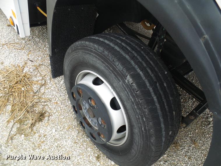 image for item DF7152 2010 Smith utility bed truck