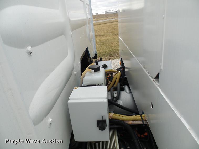 image for item DF7152 2010 Smith utility bed truck