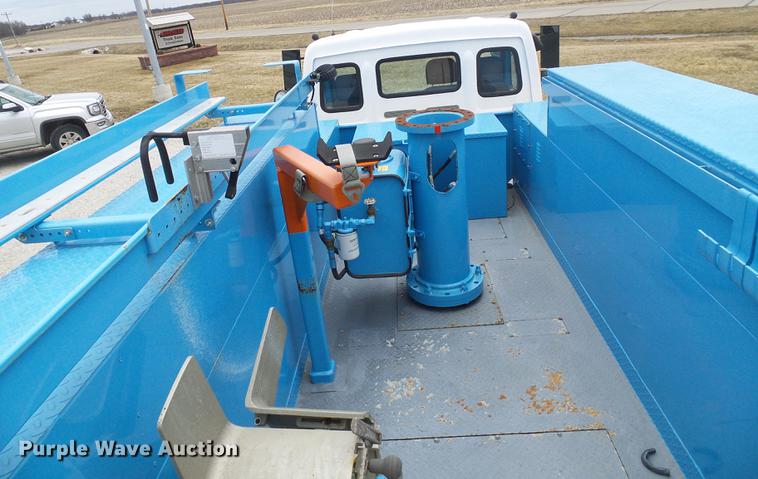 image for item DF7152 2010 Smith utility bed truck