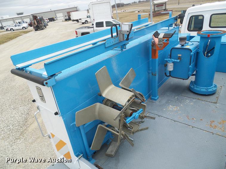 image for item DF7152 2010 Smith utility bed truck