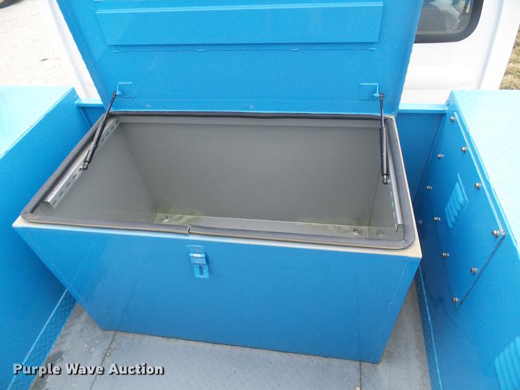 image for item DF7152 2010 Smith utility bed truck