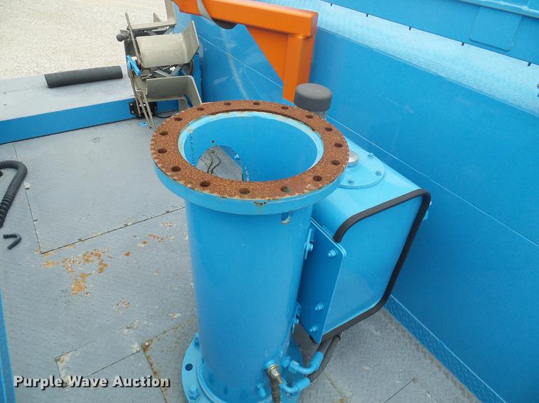 image for item DF7152 2010 Smith utility bed truck