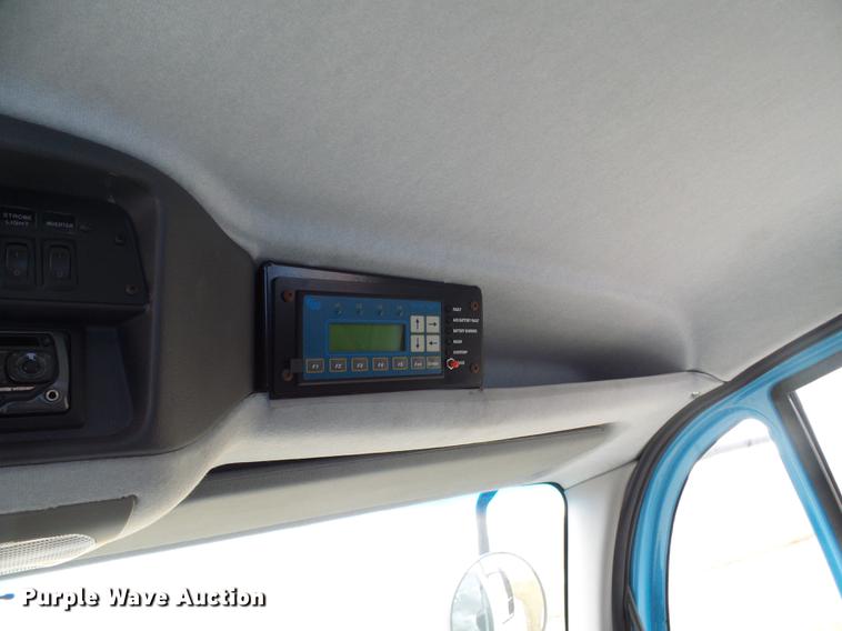 image for item DF7152 2010 Smith utility bed truck