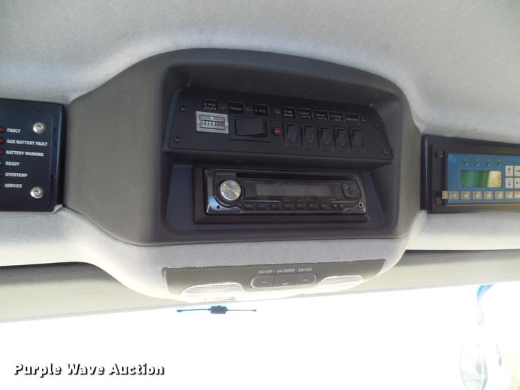 image for item DF7152 2010 Smith utility bed truck