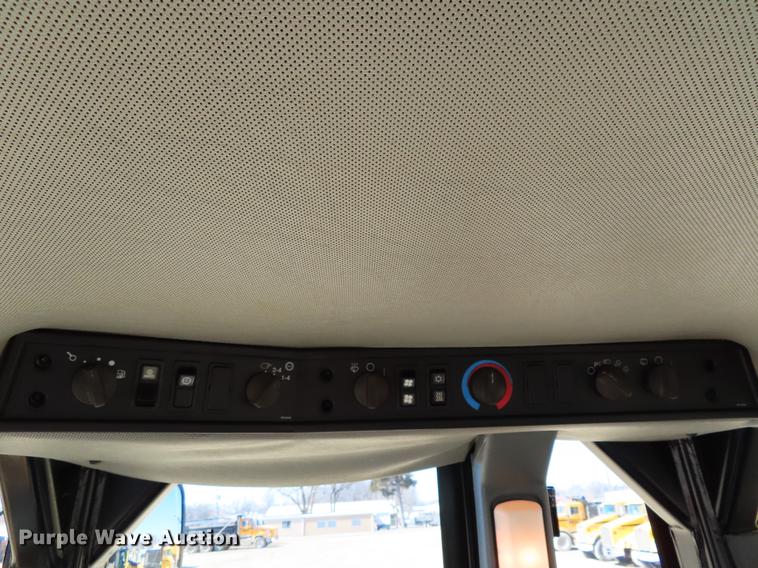 image for item DF7672 2002 Caterpillar 962G wheel loader