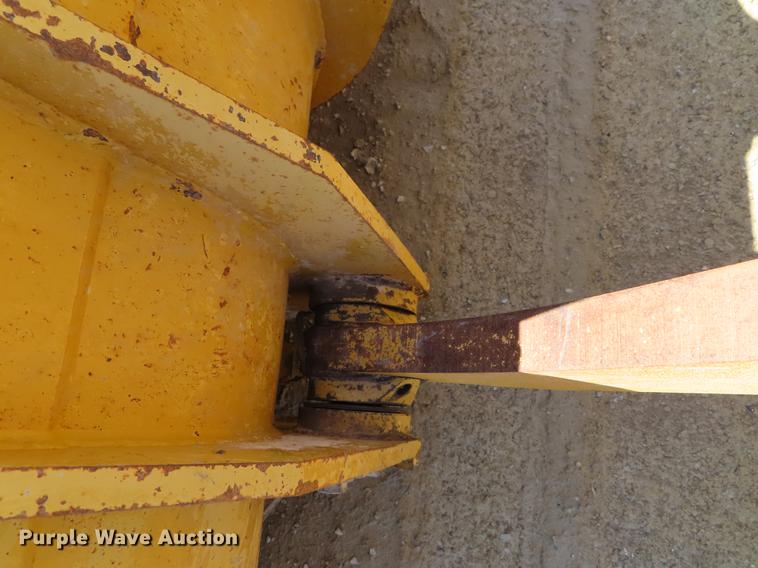 image for item DF7672 2002 Caterpillar 962G wheel loader