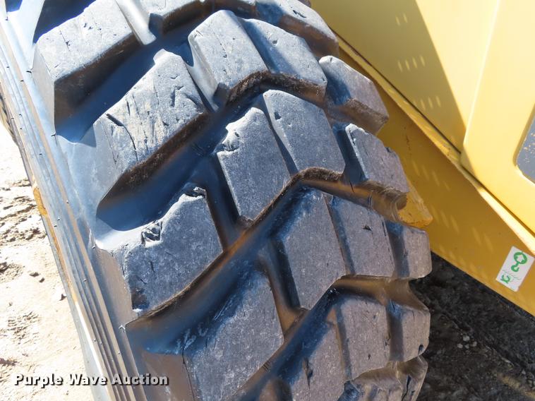 image for item DF7672 2002 Caterpillar 962G wheel loader