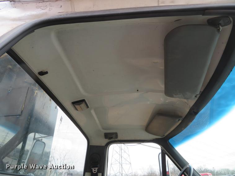 image for item DG3898 1992 Ford F700 flatbed truck with crane