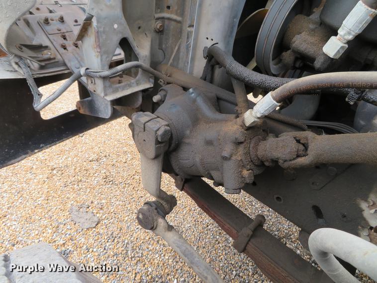 image for item DG3898 1992 Ford F700 flatbed truck with crane