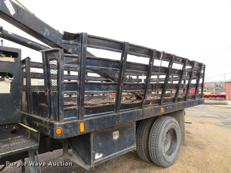 image for item DG3898 1992 Ford F700 flatbed truck with crane