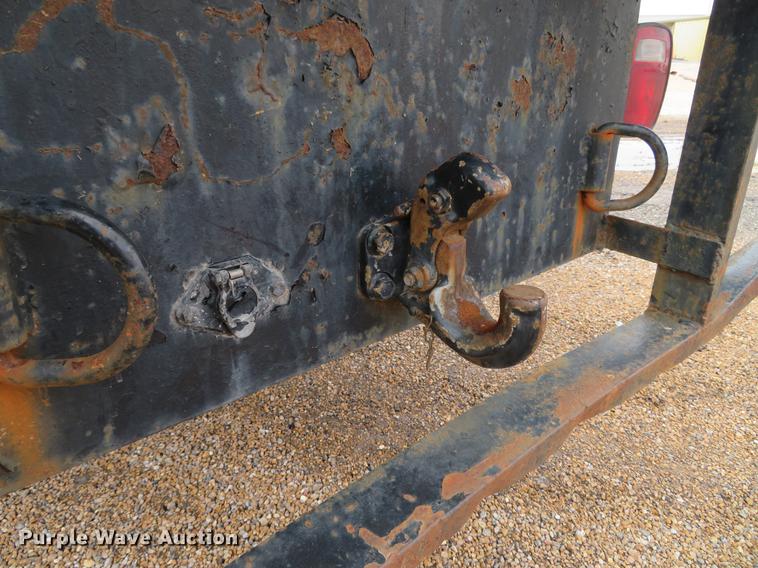 image for item DG3898 1992 Ford F700 flatbed truck with crane