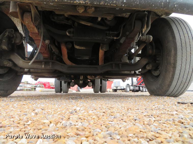 image for item DG3898 1992 Ford F700 flatbed truck with crane