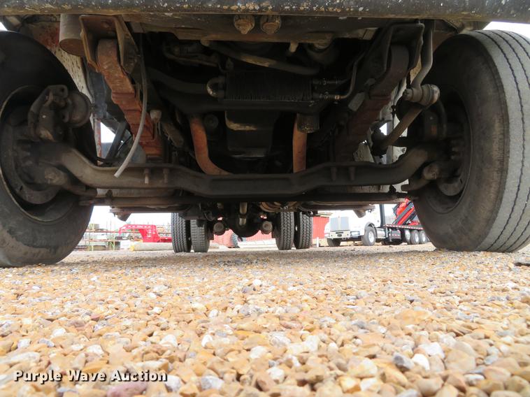 image for item DG3898 1992 Ford F700 flatbed truck with crane