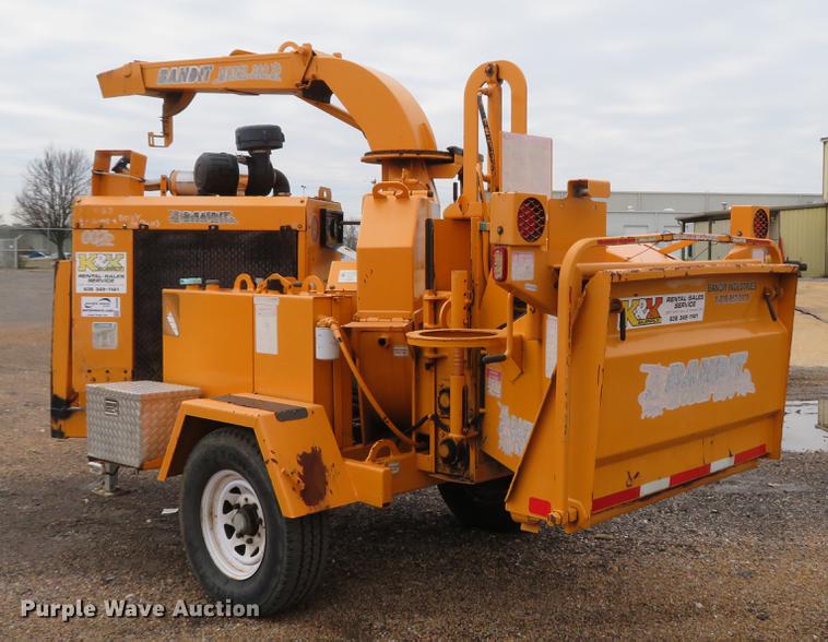 image for item DG3899 2007 Brush Bandit 200XP wood chipper